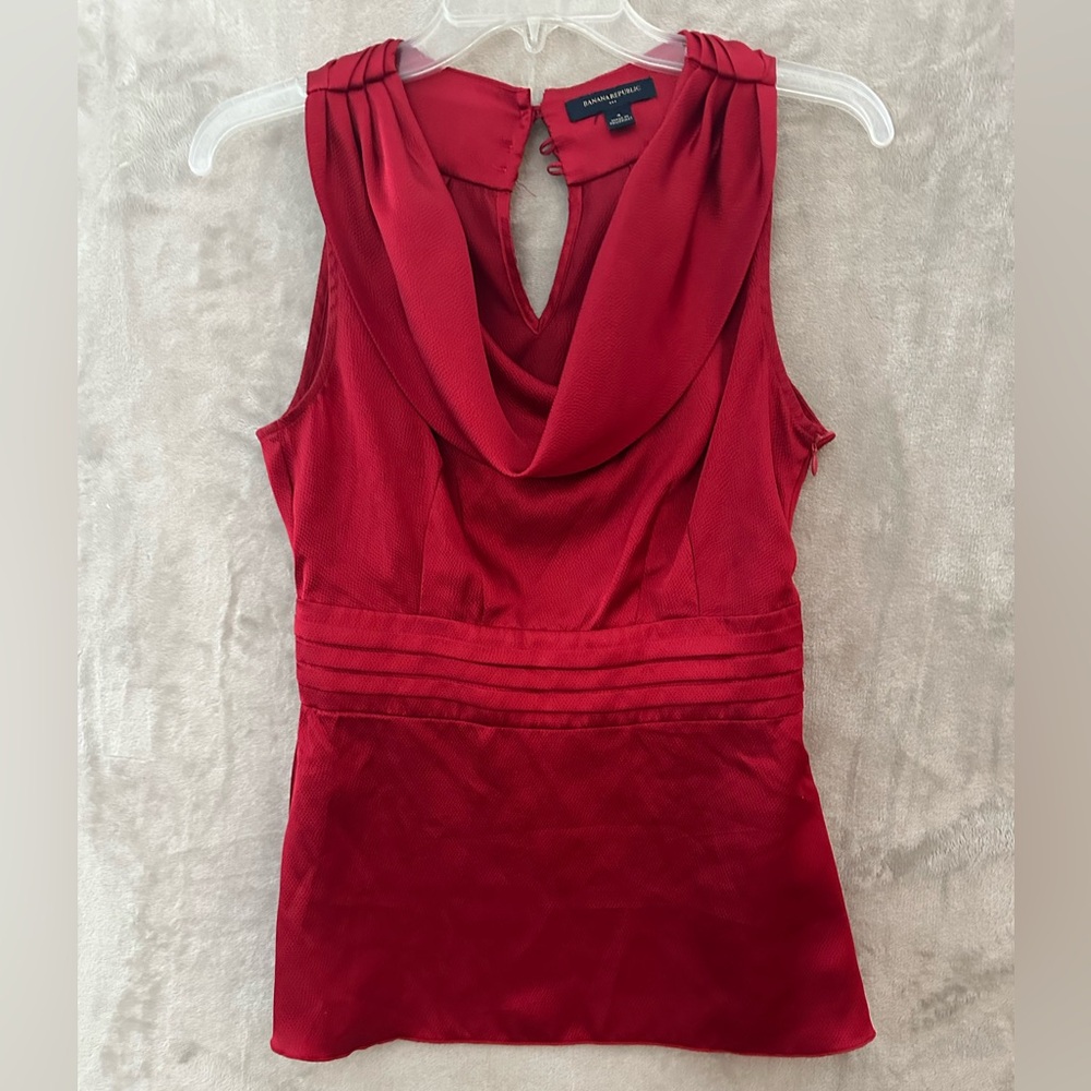 Banana Republic Red Sleeveless Blouse Size 4